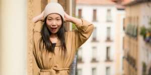 4 Inspirasi Gaya Memakai Beanie untuk Acara Kasual dan Formal