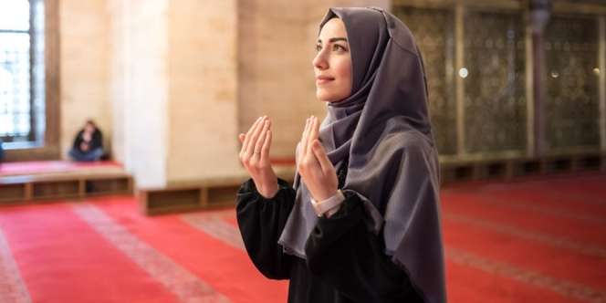 Bacaan Doa Setelah Sholat Fardhu Lengkap dengan Latin, dan Artinya