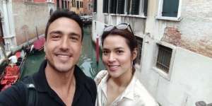 Lihat Pose Aneh Hamish Daud, Wajah Raisa Jadi Sorotan