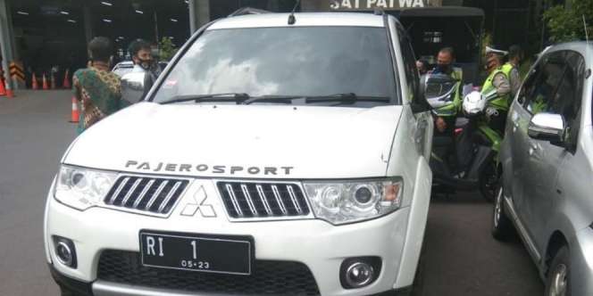 Heboh Pajero Sport Berpelat Nomor RI 1 Terobos Mabes Polri