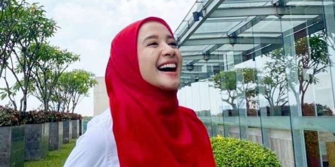 Foto Bareng Duo Sungkar, Jidat Glowing Laudya Cynthia Bella Disorot