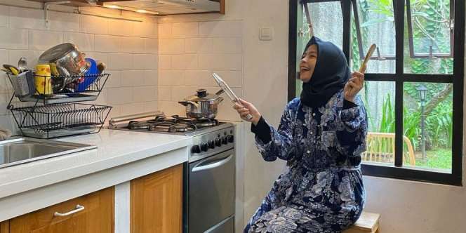 Tantri 'Kotak' Bagikan Resep Soto Ayam Kampung Favorit