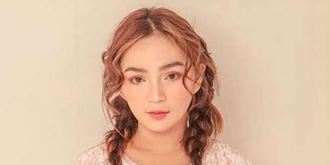 5 Fakta Menarik Shoumaya Tazkiyya 'Bawang Putih Berkulit Merah'