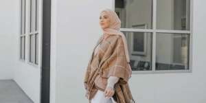 Inspirasi Gaya Agar Bisa Tampil Kece dengan Poncho 
