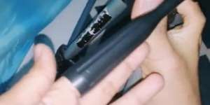 Iseng Masukkan Telunjuk ke Tripod, Jari Pemuda Ini Nyangkut di Seharian