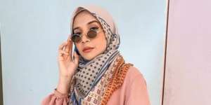 Sedang Hamil, Cantiknya Zaskia Sungkar Padukan Rok Tutu dan Hijab Lilit