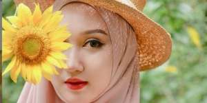 Momong Anak, Cantiknya Dian Pelangi Bergaun Santai