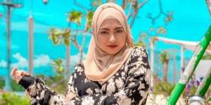Baru Berhijab, Nathalie Holscher Modis Pakai Outfit Minimalis
