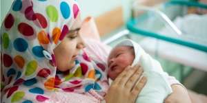 Lafalkan Doa Ini Setelah Memberi Nama Anak