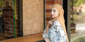 3 Padu Padan Fitted Dress yang Cocok untuk Hijaber
