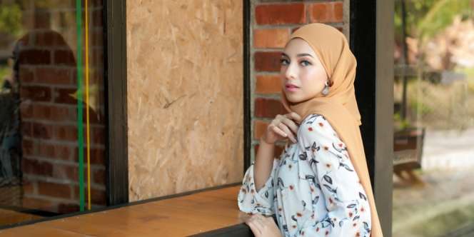 3 Padu Padan Fitted Dress yang Cocok untuk Hijaber