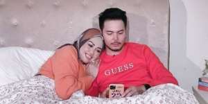 5 Pasangan Artis yang Buka-bukaan Soal Urusan Ranjang