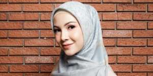 Gaya Hijab Ratna Galih, Tampil Fresh Pakai Outfit Minimalis