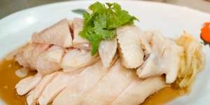 Sedapnya Ayam Kukus Bawang Putih, Bikinnya Cuma Pakai 5 Bahan