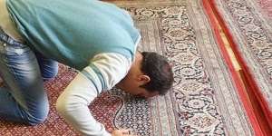 Tata Cara Sholat Witir 3 Rakaat Lengkap dengan Keutamaannya