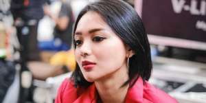 Tiga Seleb Cantik Ini Pamer Bekas Tanda Merah di Tubuh