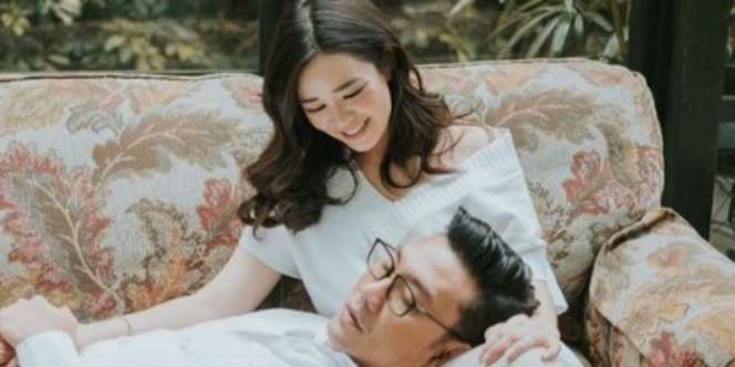 Nongkrong di Kafe Kekinian, Penampilan Istri Denny Sumargo Disorot