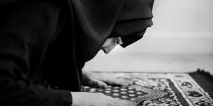 5 Cara Mengenal Allah Bagi Mualaf Agar Semakin Mencintainya  