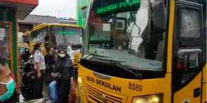 Warga Positif Covid-19 di Ciracas Diangkut Bus Sekolah, Ini Kata Dinkes DKI