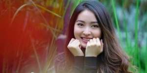 Perjuangan 5 Seleb Sebelum Dikenal, Ada yang Tidur di Gubuk