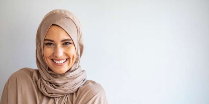 Trik Membuat dan Memperjelas Lesung Pipi dengan Makeup