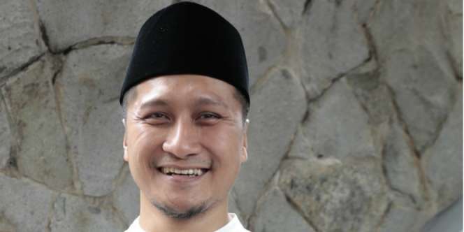Unggah Foto Rizieq Shihab Jadi Imam Sholat Polisi, Begini Reaksi Arie Untung