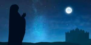 Tata Cara Sholat Tahajud, Apakah Perbedaannya dengan Sholat Malam?