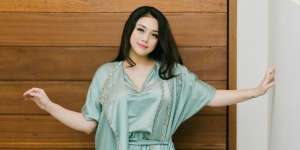 Pakai Baju Tidur, Kecantikan Celine Evangelista Menghipnotis Netizen