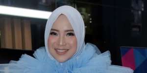 Suami Jadi Bupati Kendal, Chacha Frederica Tetap Eksis di Dunia Hiburan
