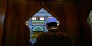 Tata Cara Sholat Istikharah dan Ketentuan Boleh Diulang Sampai Dapat Petunjuk
