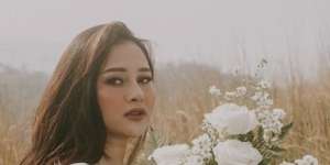 Kenang Foto Buku Nikah, Penampilan Mutia Ayu Curi Perhatian