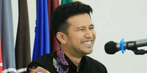 FOTO: Emil Dardak Yang Muda, Yang Berprestasi