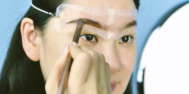 Tutorial Merias Alis Menggunakan Brow Stencil