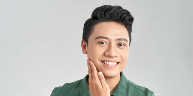 Tips Menjaga Kesehatan Kulit Pria di Musim Hujan