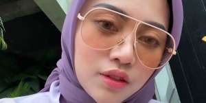 Rachel Vennya Lepas Hijab, Tengok Gaya Fashionnya yang Kekinian