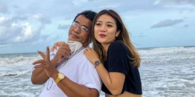Mesranya Hotman Paris Bareng Selebgram Bali