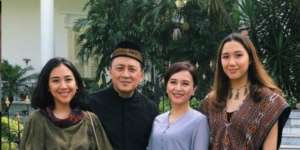 Adik Sherina Lulus dari Boston University dengan Predikat Summa Cum Laude