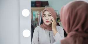6 Bahan Alami yang Dapat Menyamarkan Lingkaran Hitam