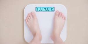 5 Penyebab Kenaikan Berat Badan di Musim Hujan