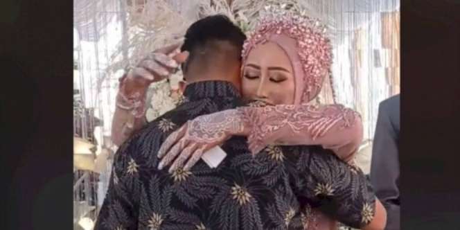 Viral Mantan Datang ke Nikahan, Tangan Mempelai Pria Bikin Salfok