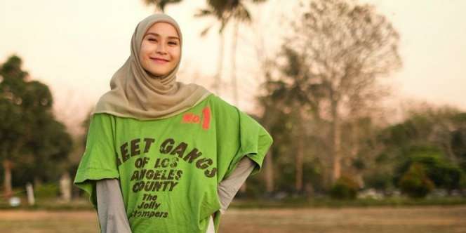 Cuma Pergi ke ATM, OOTD Zaskia Mecca Bikin Tercengang