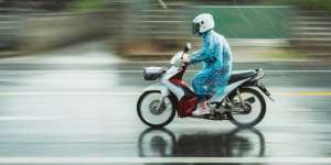 Aquaplaning, Bahaya yang Intai Pemotor di Musim Hujan