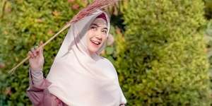 Inspirasi Gaun Pengantin Walimah ala Anisa eks Cherrybelle