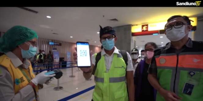 Kunker Perdana Menteri Sandiaga, Tempat Duduk di Pesawat & Mobil Jadi Sorotan