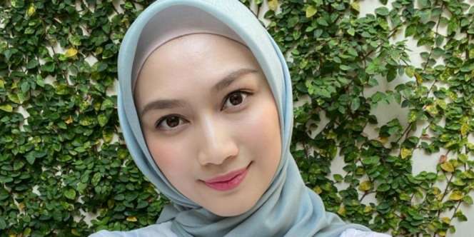 Tartan Shirt, Gaya Beach Outfit Kasual Melody Laksani
