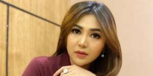Iis Dahulu Beber Curhat Chacha Sherly di Titik Terendah, Ibunda Langsung Nangis