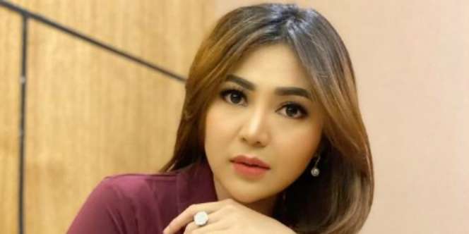 Iis Dahulu Beber Curhat Chacha Sherly di Titik Terendah, Ibunda Langsung Nangis