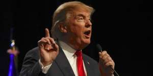 Donald Trump Kena Semprit, Akun Facebook, Twitter dan YouTube Digembok