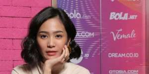 Dicibir Nikahi Pria Lebih Tua, Bunga Zainal: `Emang Ada yang Salah?`