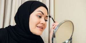 Tampil Cantik dengan Henna Alis Yuk!